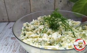 вкусный салатик с луком зеленью яйцом фото