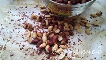 как почистить арахис от шелухи фото