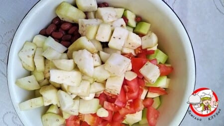 тарелка овощей фото