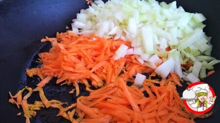 масло лук морковь сковорода фото