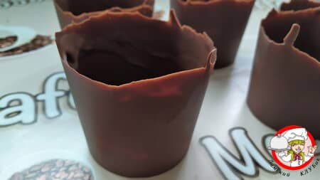 шоколадный горшок для пирожного фото
