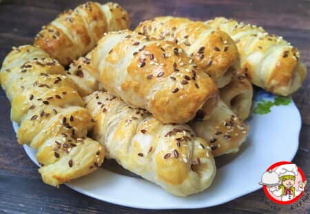 сосиски в тесте на тарелке вкусные фото